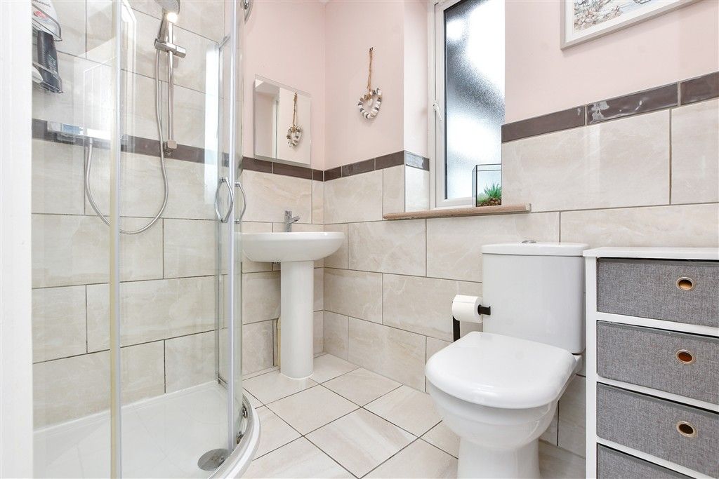 Property photo 3 of 19 En-Suite