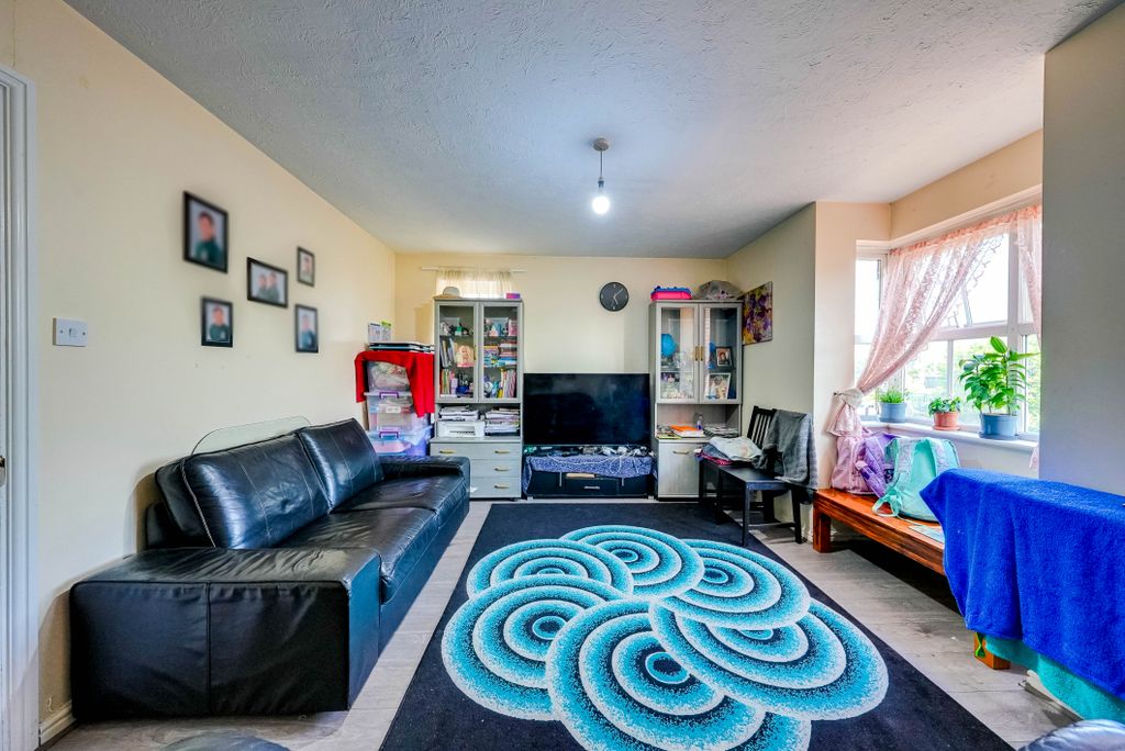 Property photo 1 of 17 6