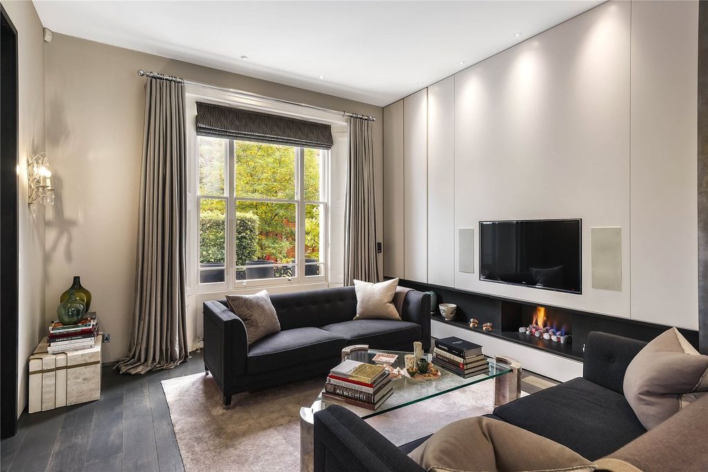 Property photo 2 of 16 Reception Room 2