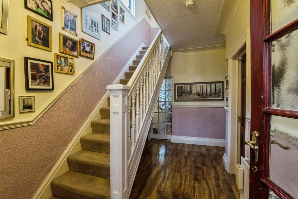 Property photo 3 of 27 Pbox-Img.Jpg