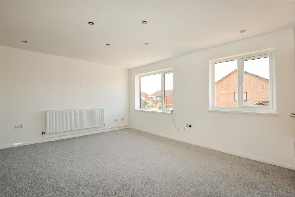 Property photo 2 of 15 Living Room 1.Jpg