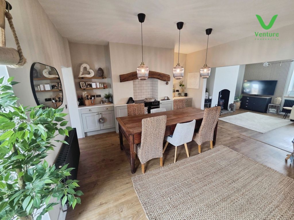 Property photo 2 of 22 Pbox-Img.Jpg