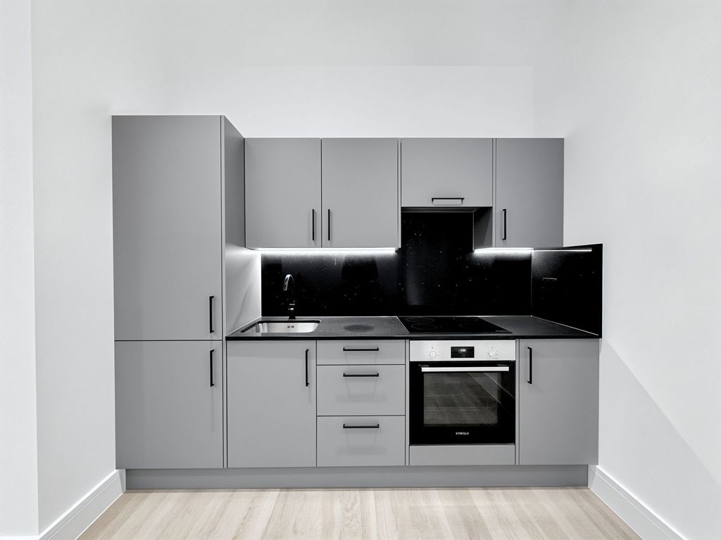 Property photo 3 of 6 Kitchen