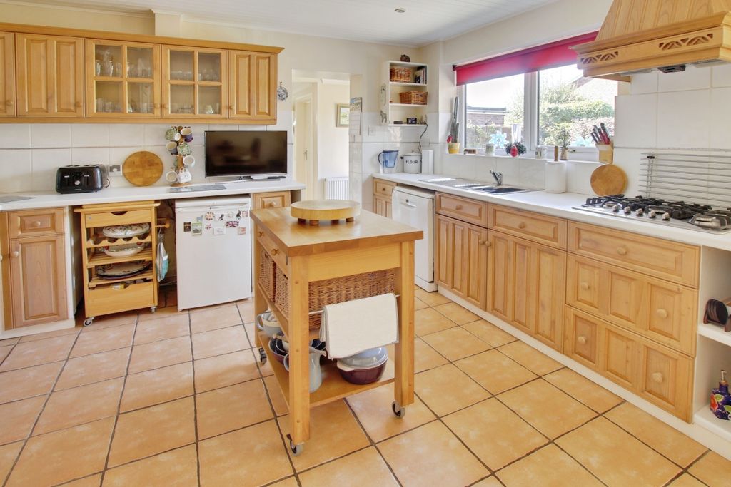 Property photo 2 of 24