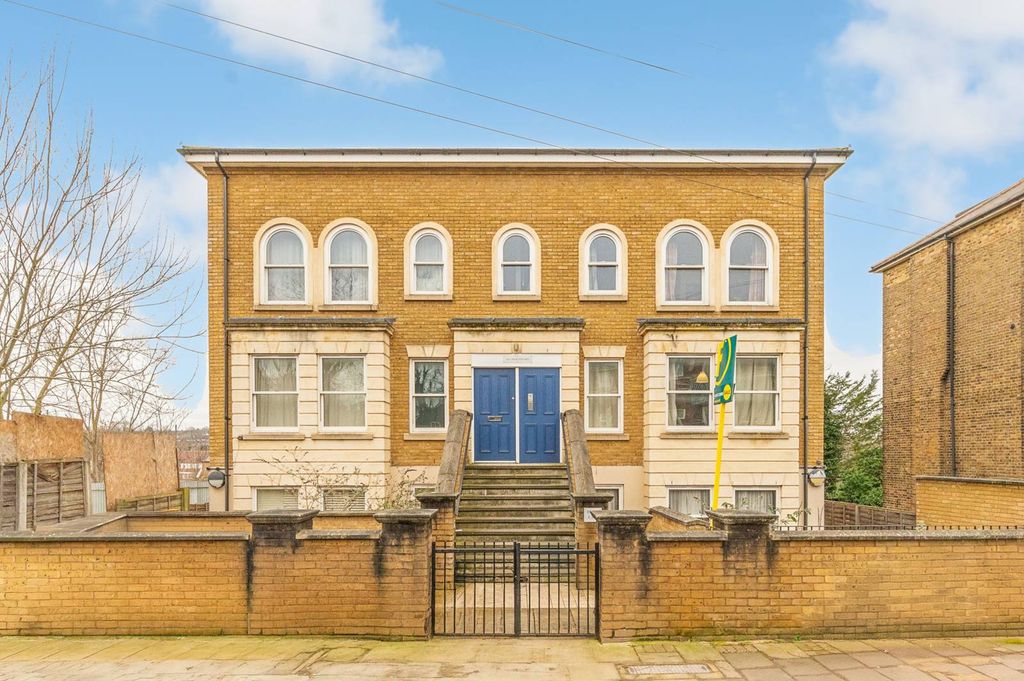 Property photo 2 of 10