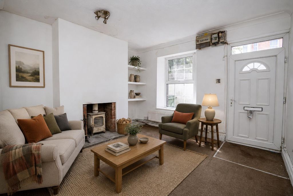 Property photo 2 of 8