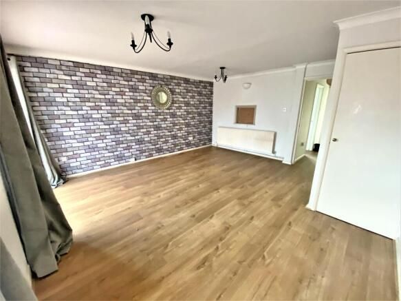 Property photo 2 of 9 Image