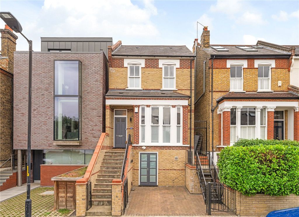 Property photo 2 of 21 External