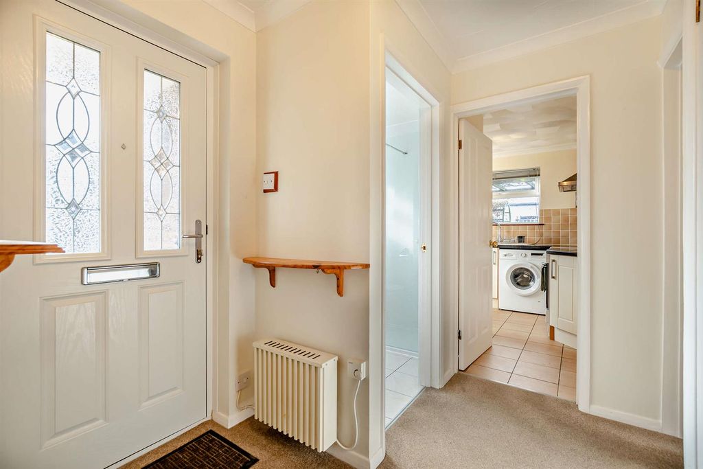 Property photo 3 of 15 Entrance Hall