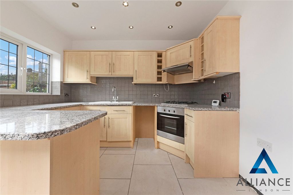 Property photo 2 of 21 Picture No. 19