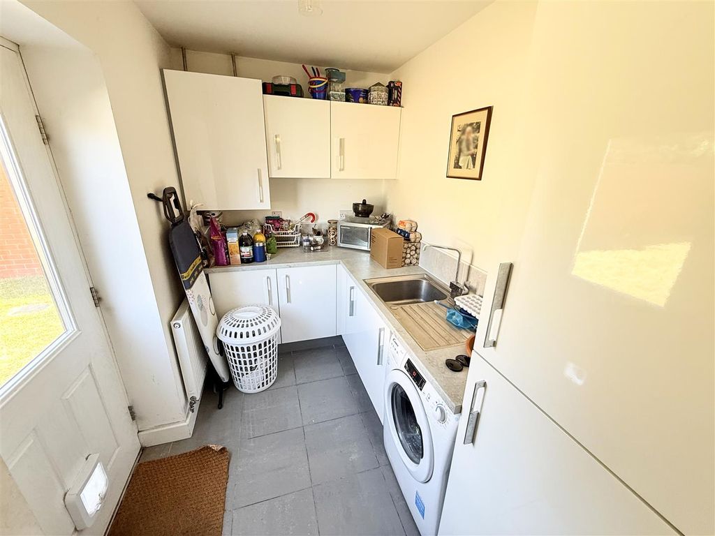 Property photo 3 of 14 Utility Room