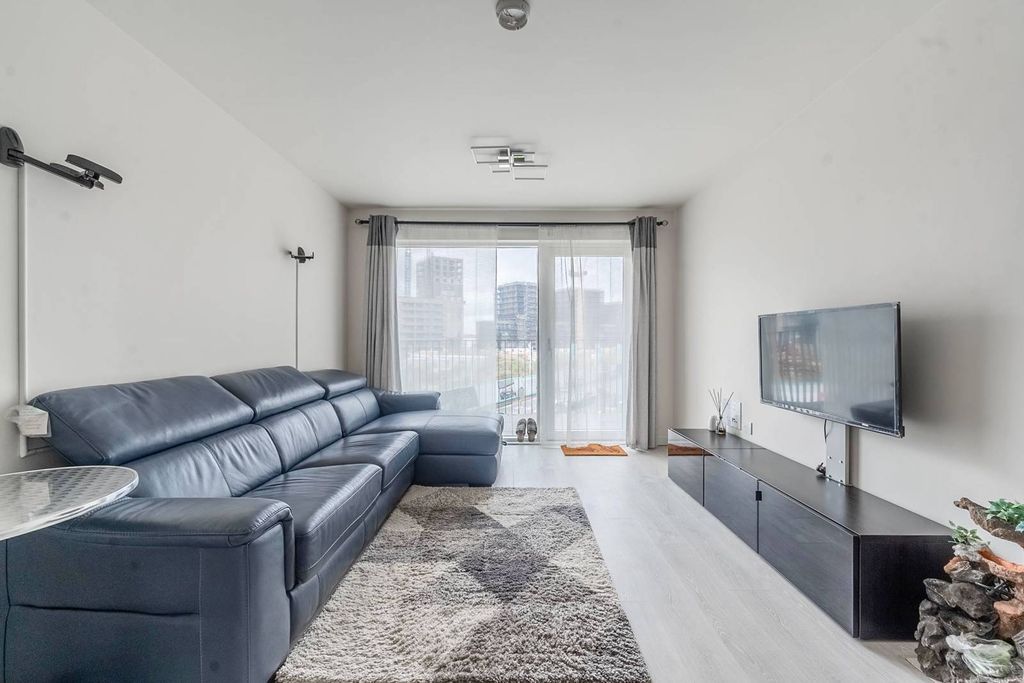 Property photo 2 of 6