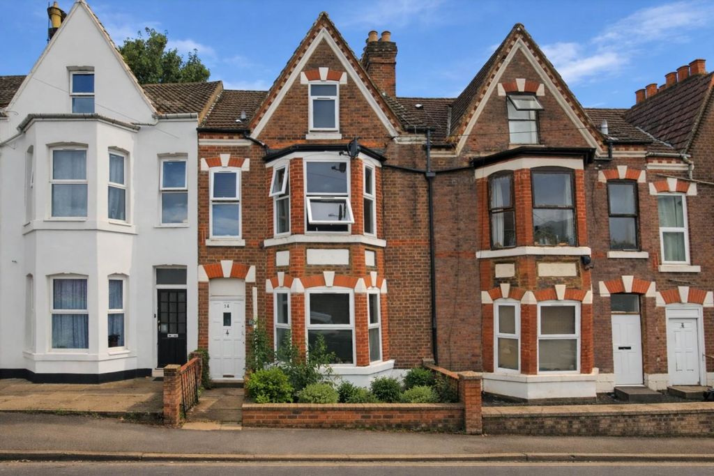 Property photo 1 of 5