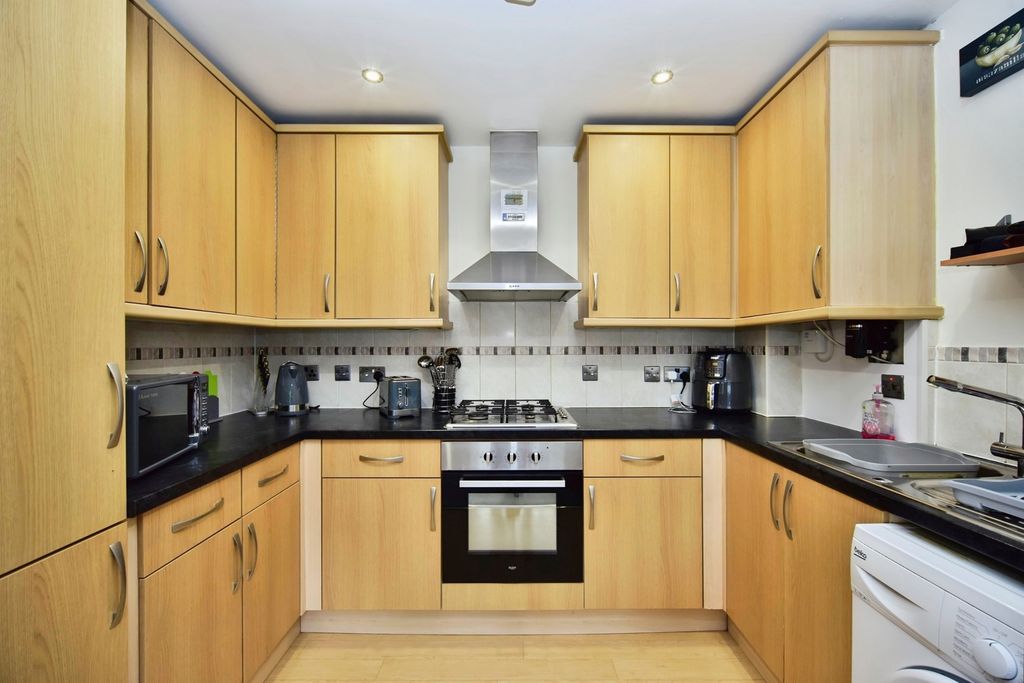 Property photo 2 of 17 Kitchen