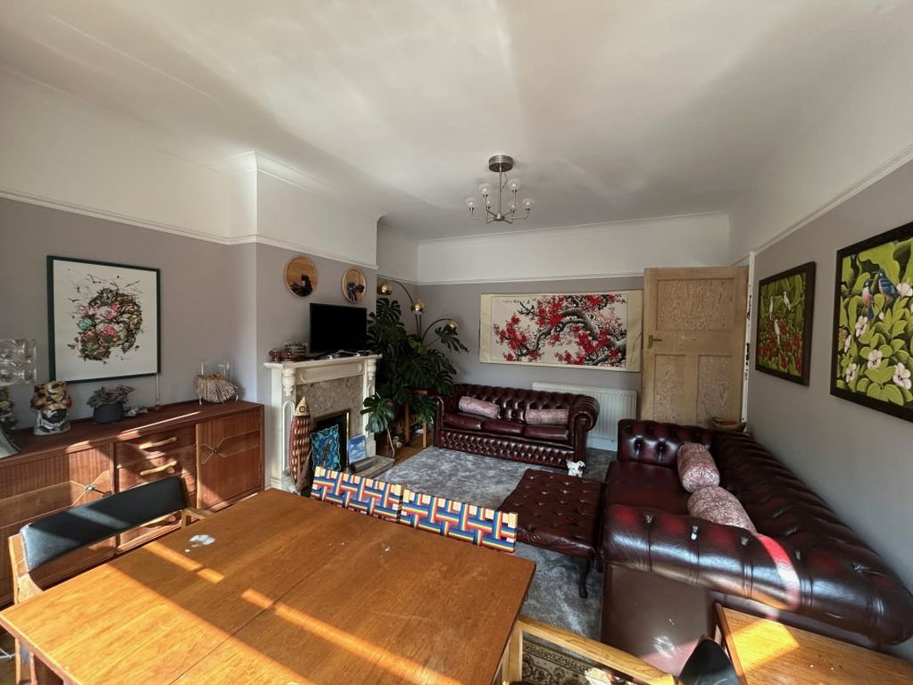 Property photo 2 of 24