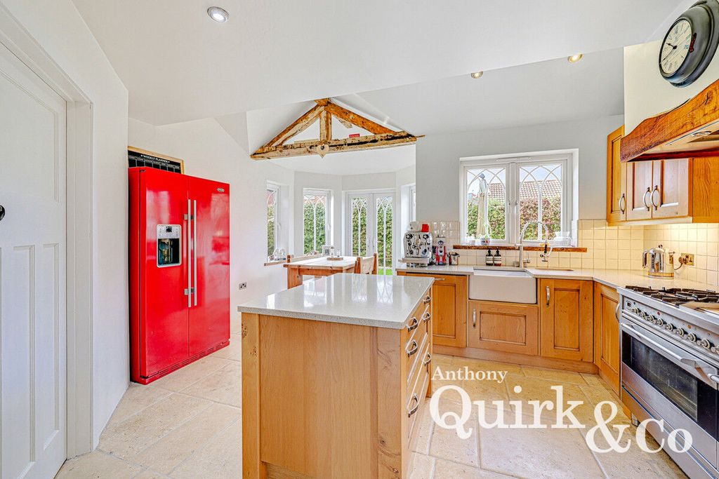 Property photo 2 of 48