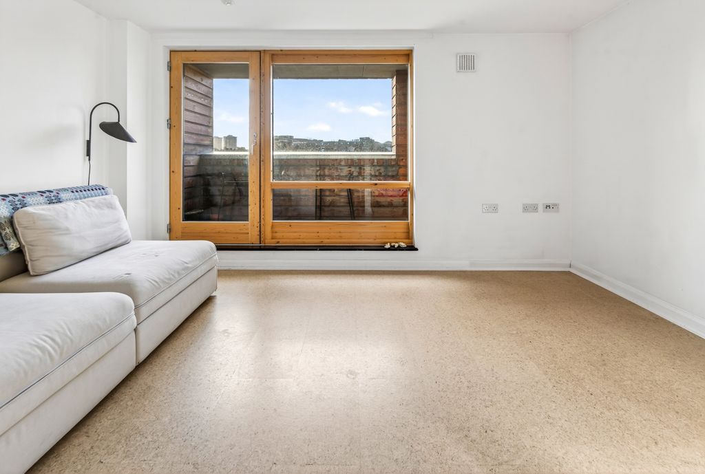 Property photo 2 of 21 Picture No. 26