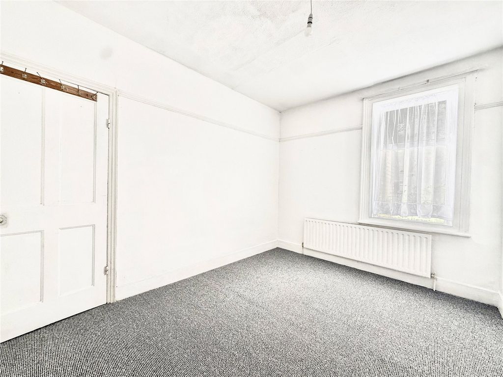 Property photo 3 of 13 Picture No. 06