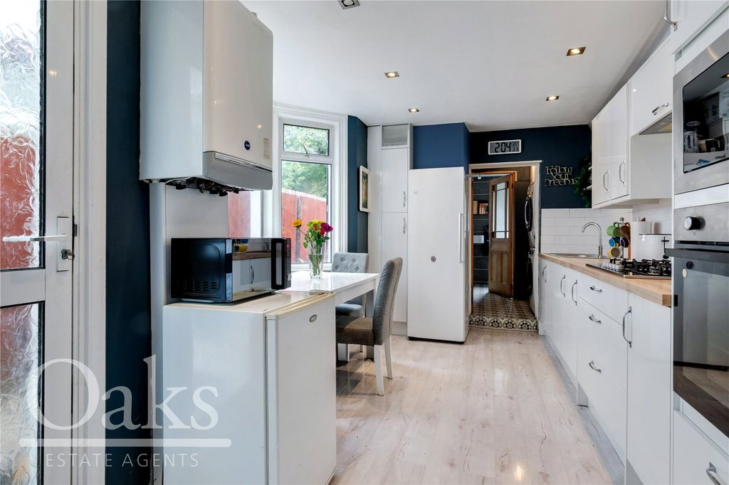 Property photo 3 of 12 Picture No. 04