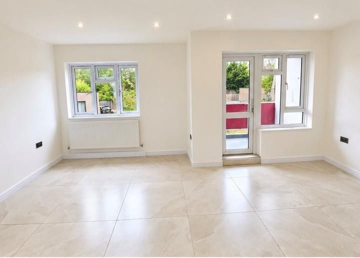 Property photo 3 of 9 2.Jpg