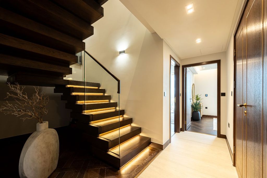 Property photo 2 of 68