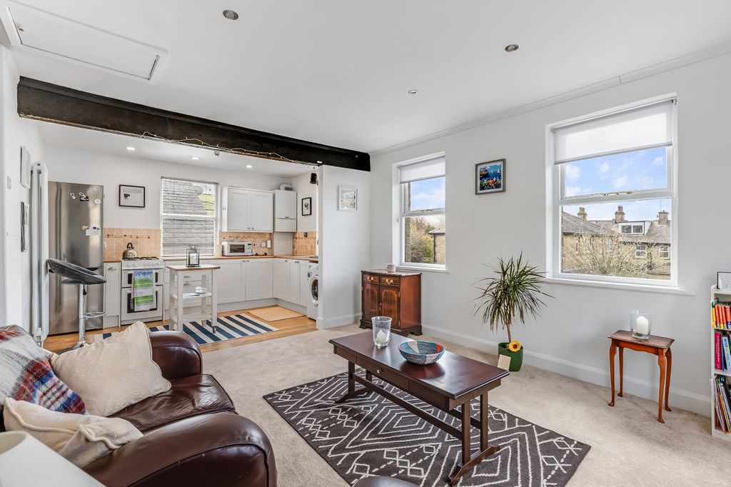 Property photo 1 of 17 Picture No. 06