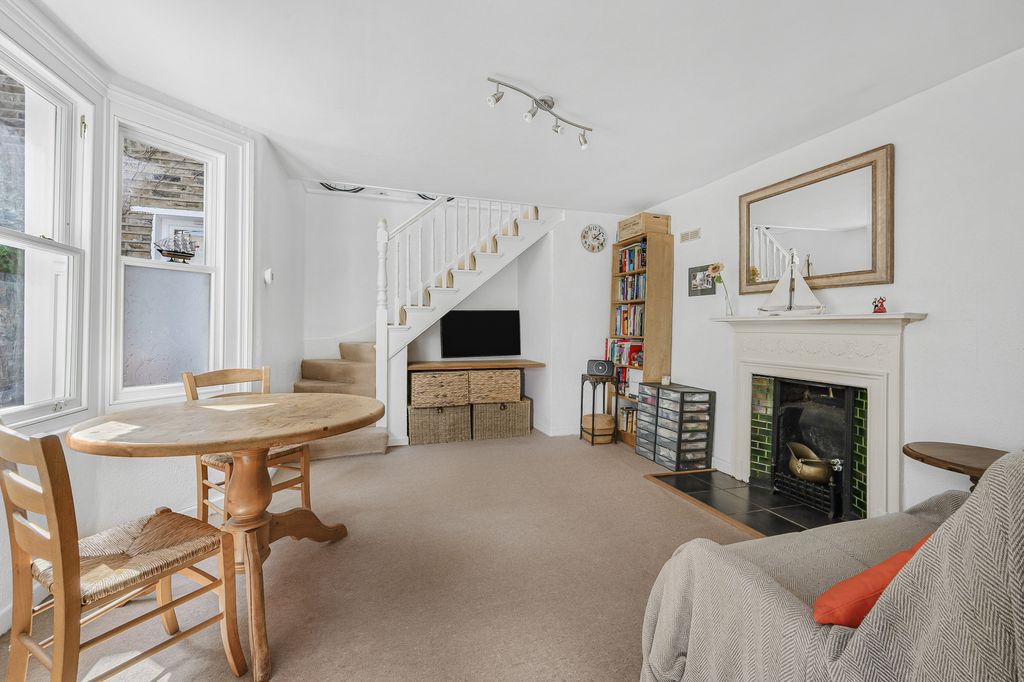 Property photo 3 of 9