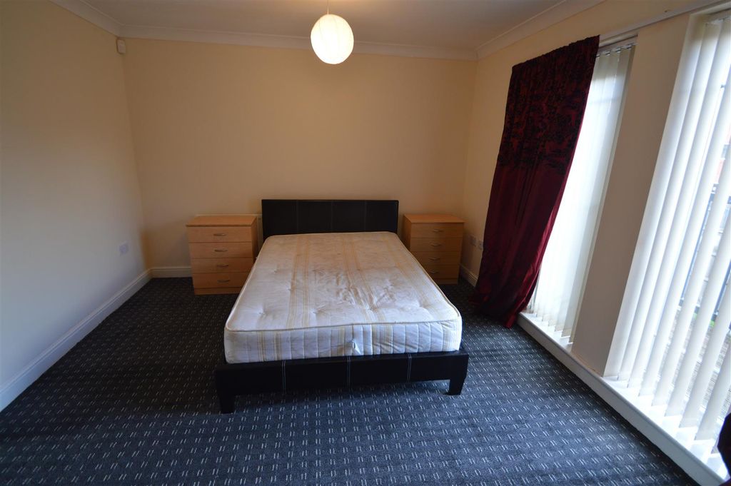 Property photo 3 of 11 130Bold-Bed1.Jpg