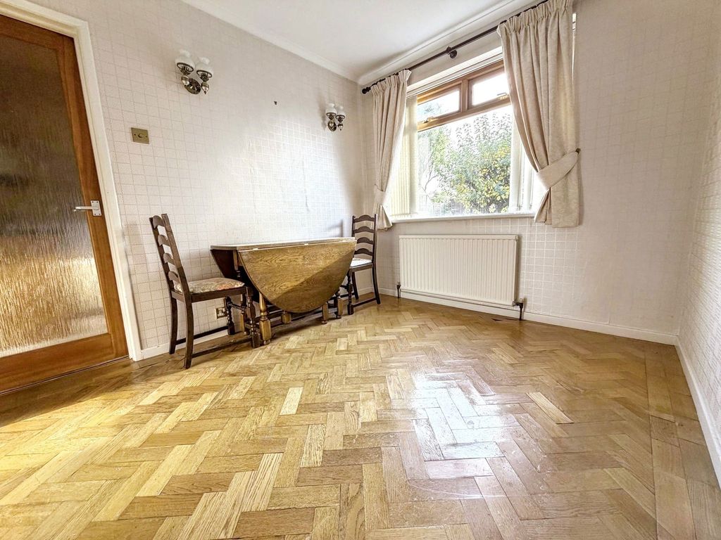 Property photo 3 of 25