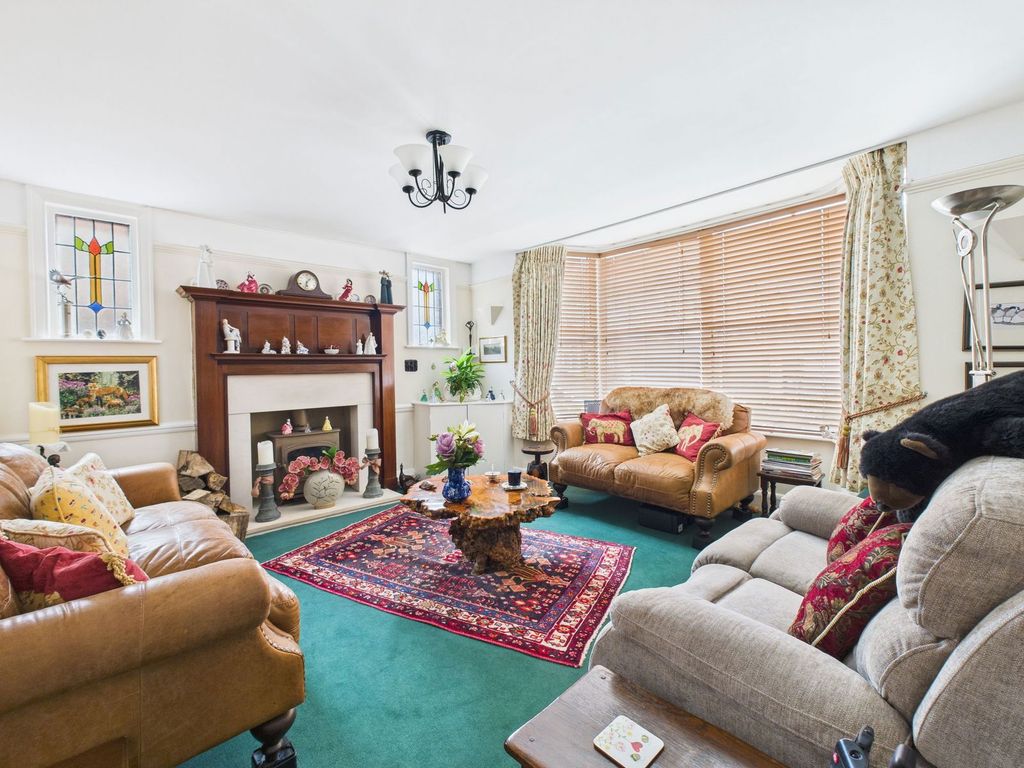 Property photo 3 of 18