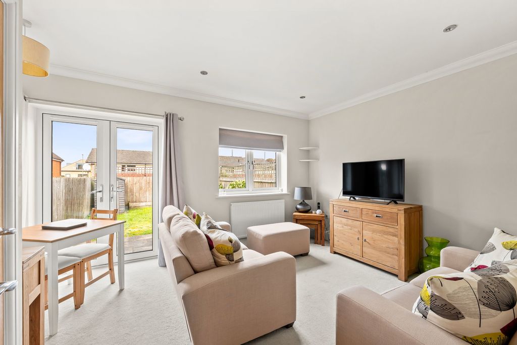 Property photo 2 of 20