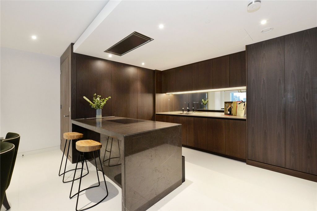 Property photo 3 of 20 Kitchen