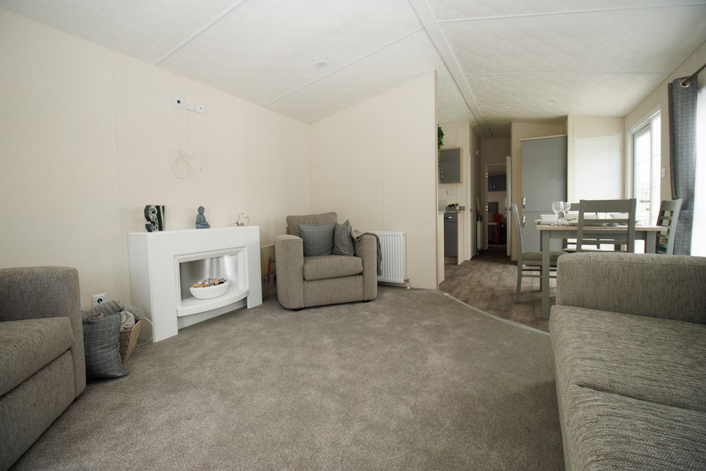Property photo 3 of 25