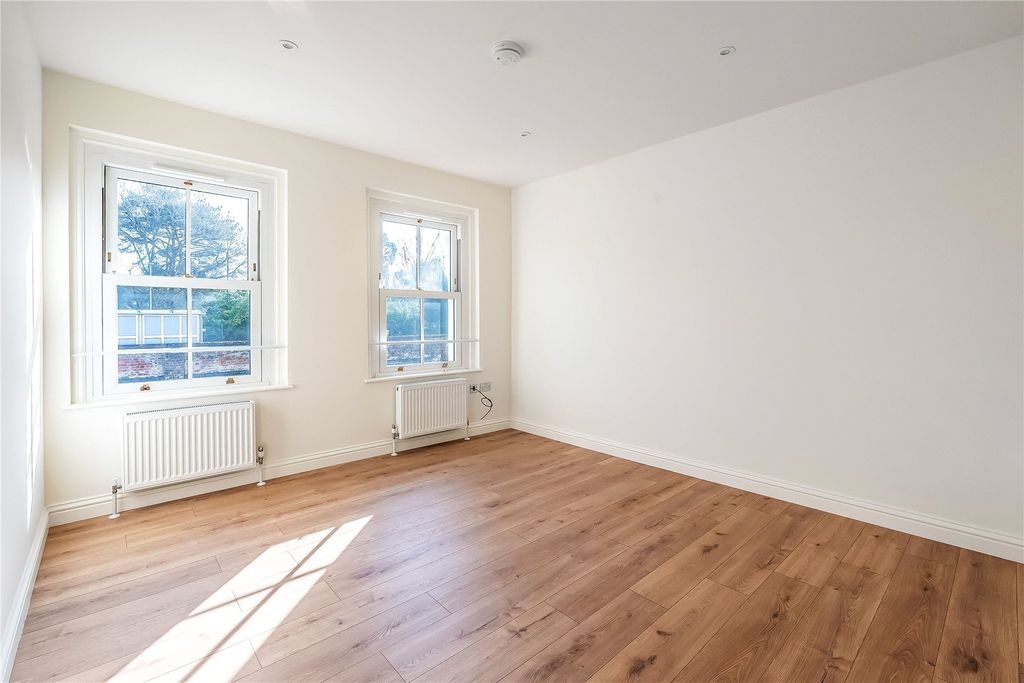 Property photo 3 of 21 Picture No. 23