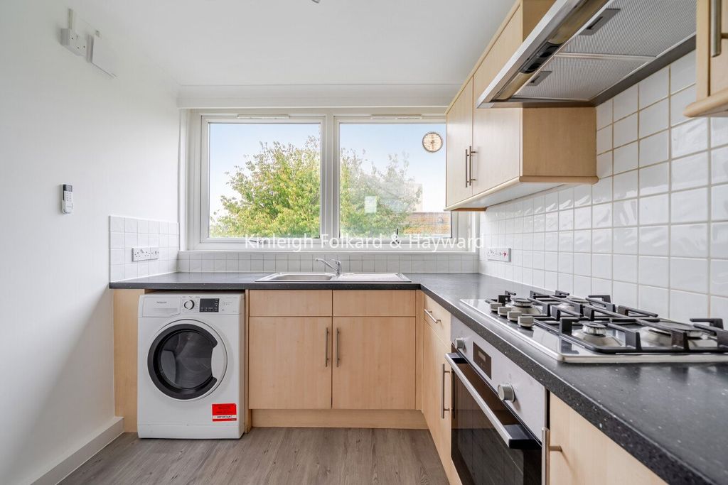 Property photo 2 of 18 Kitchen