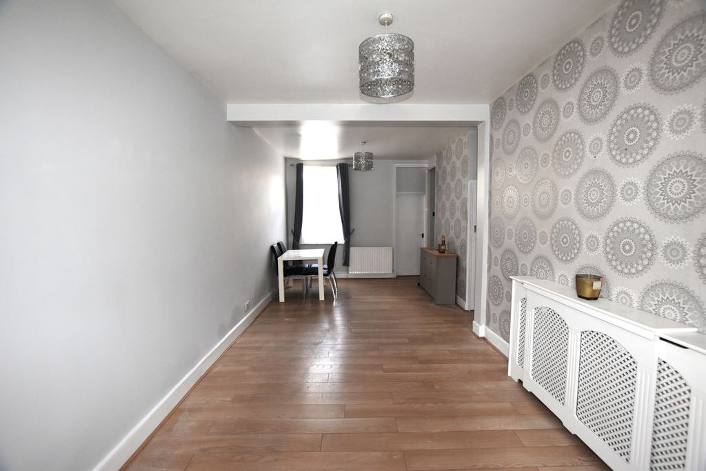 Property photo 3 of 12 Gallery