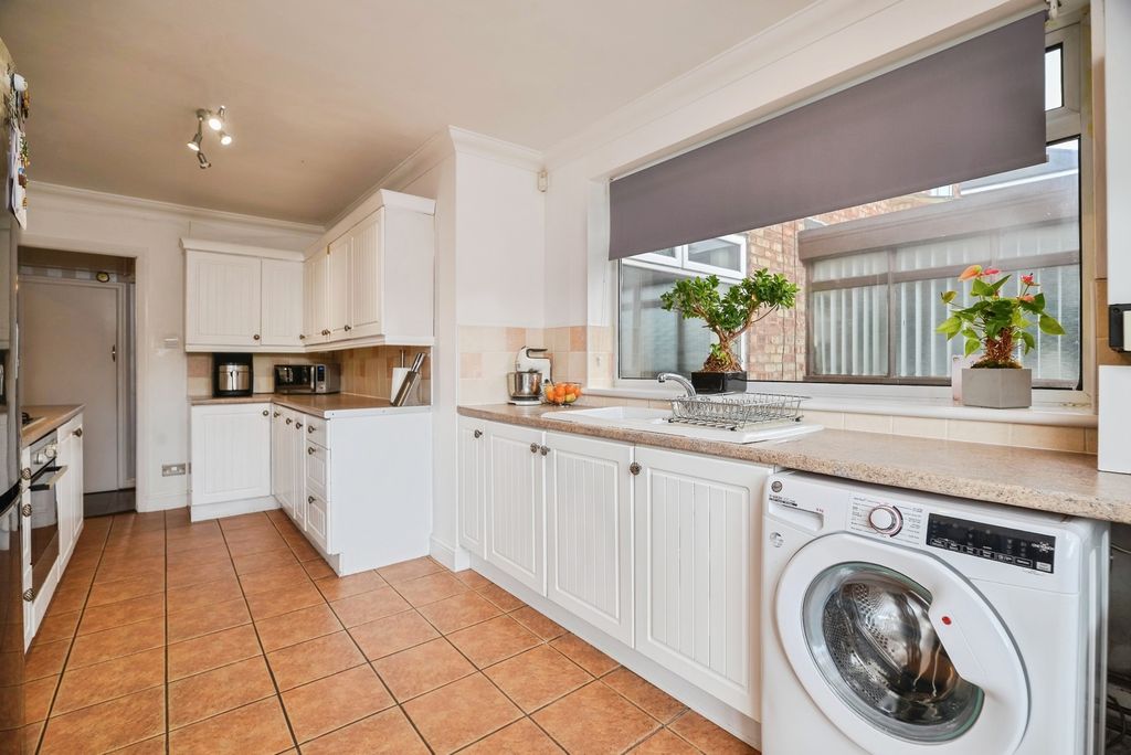 Property photo 3 of 17 Photo