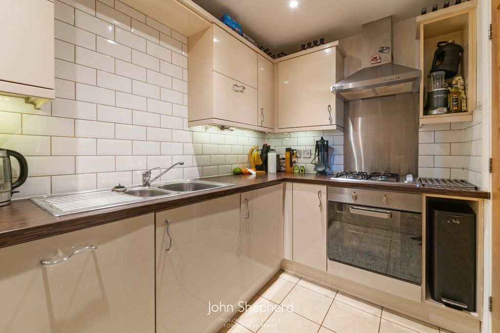 Property photo 2 of 16 Picture No. 10