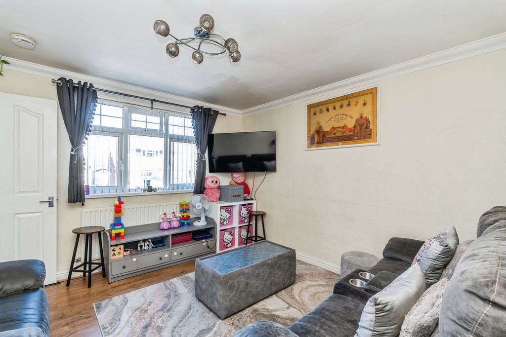 Property photo 3 of 17 Pbox-Img.Jpg