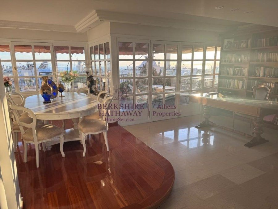 Property photo 1 of 25 (For Sale) Residential Apartment || Athens South/Glyfada - 134 Sq.m, 3 Bedrooms, 820.000€