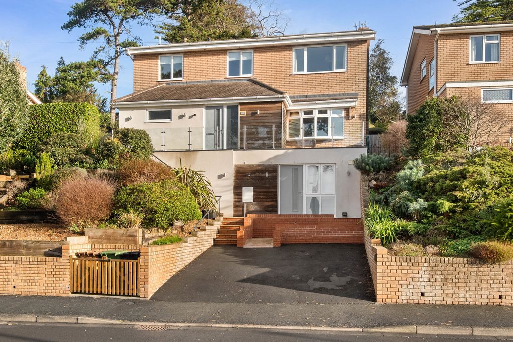 Property photo 1 of 28