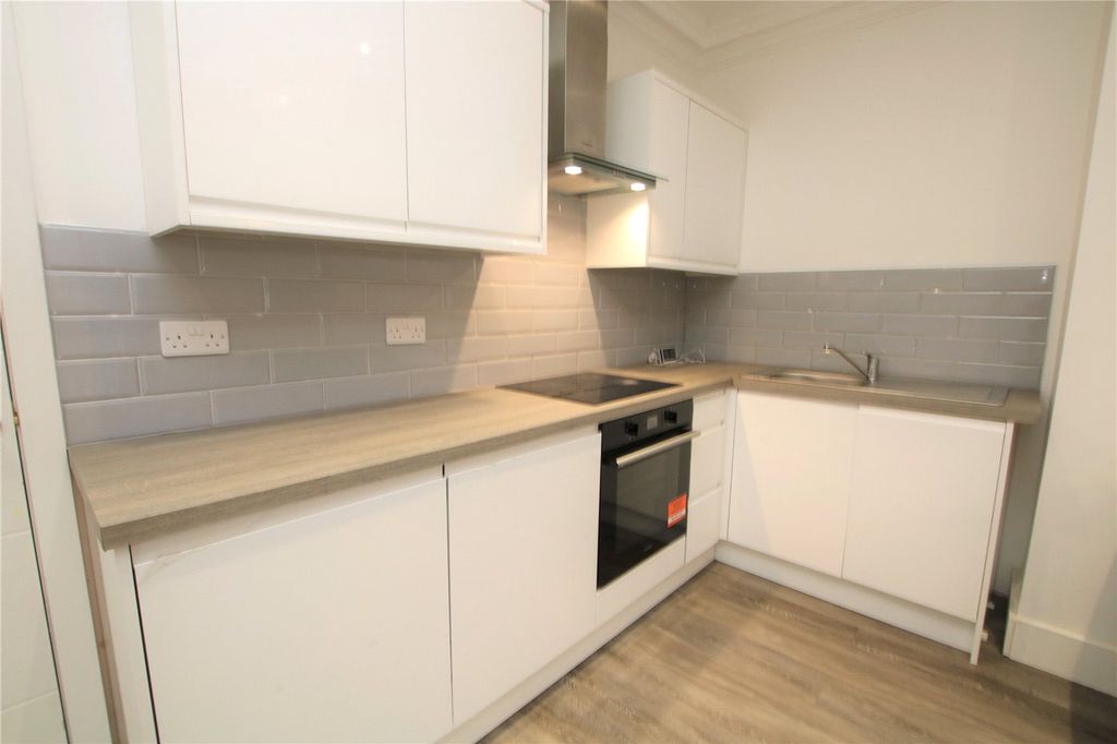Property photo 3 of 6 Picture No. 08