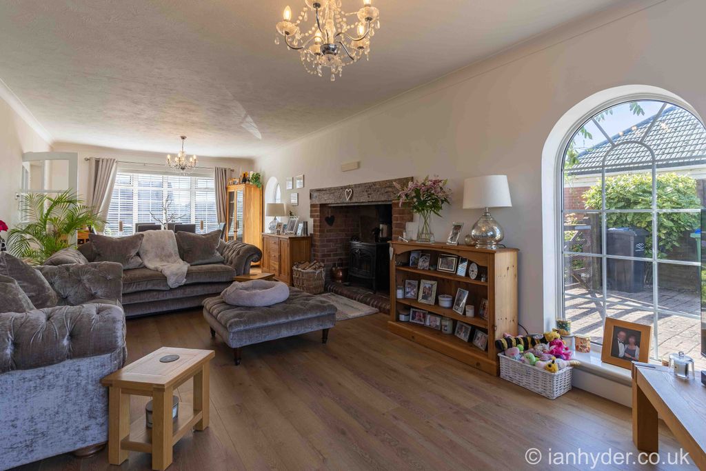 Additional image 5 of 3 bed detached house for saleCairo Avenue, Peacehaven, East Sussex BN10
