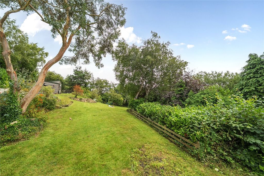 Property photo 2 of 37 Gardens