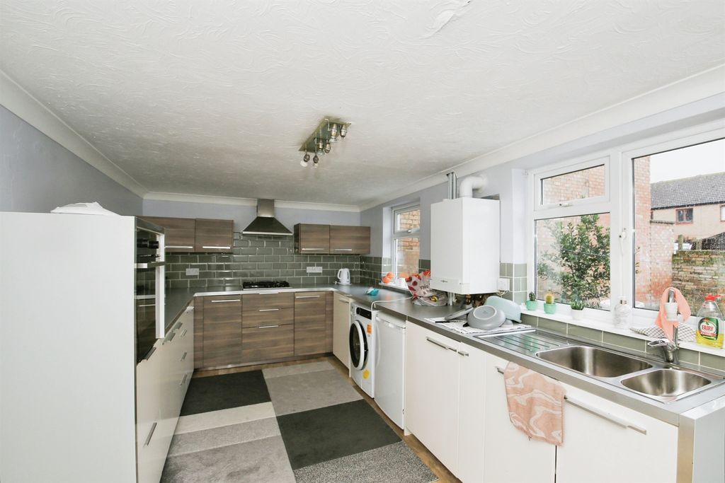Property photo 3 of 15