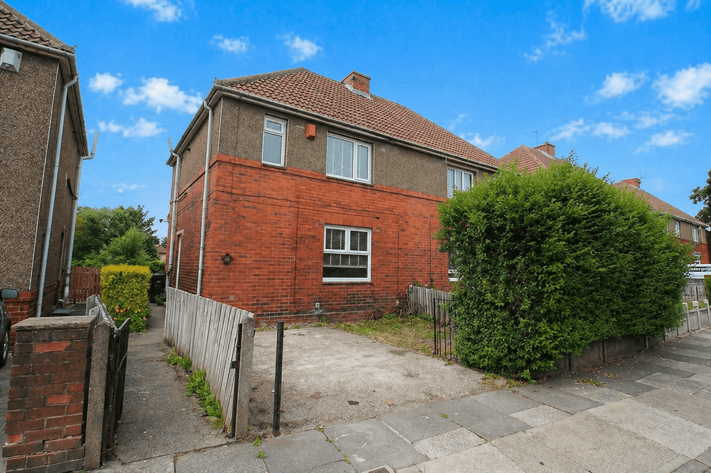 Property photo 1 of 9 3 Bedroom Semi Detachted House  With A Garden And Driveway Located On Pendower Way, Newcastle Upon Tyne, Ne15.