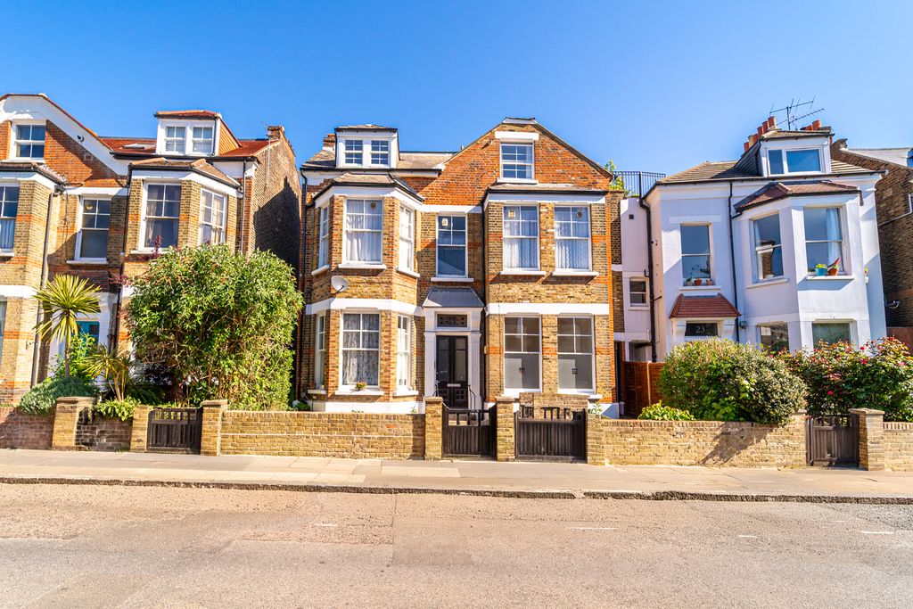 Property photo 1 of 12 Ndb06083-Edit