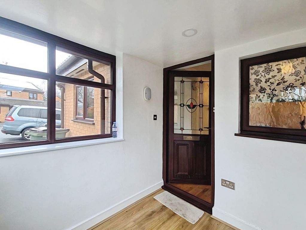 Property photo 3 of 25 Hallway