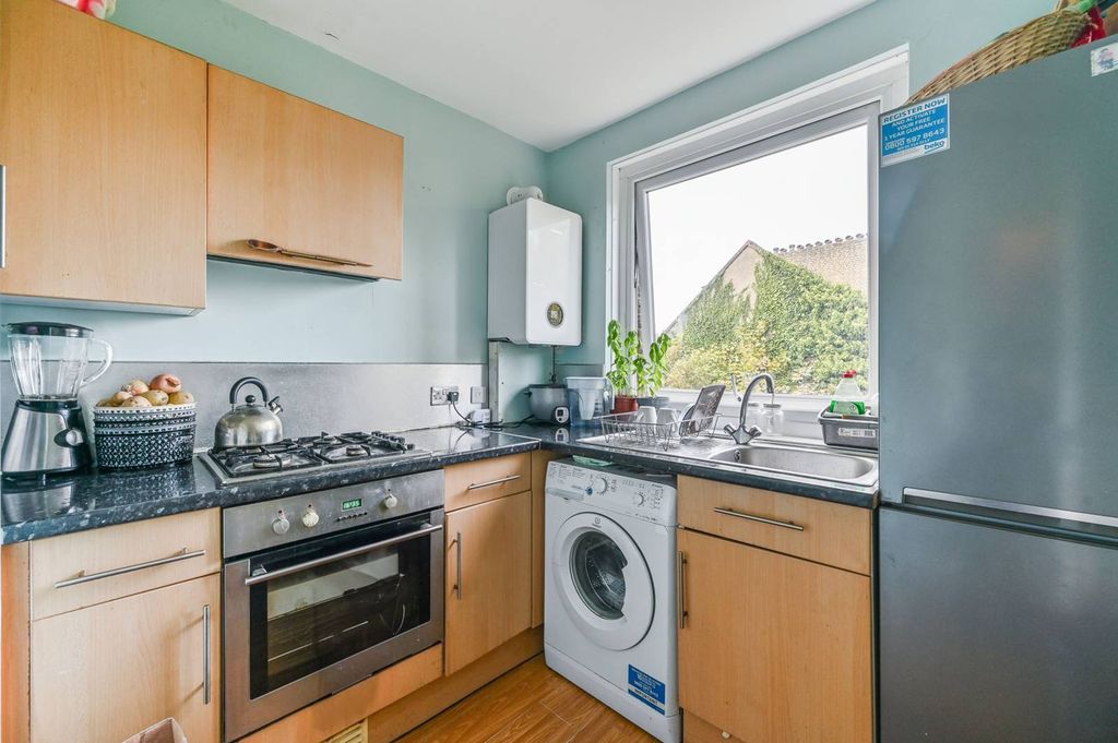 Property photo 1 of 5