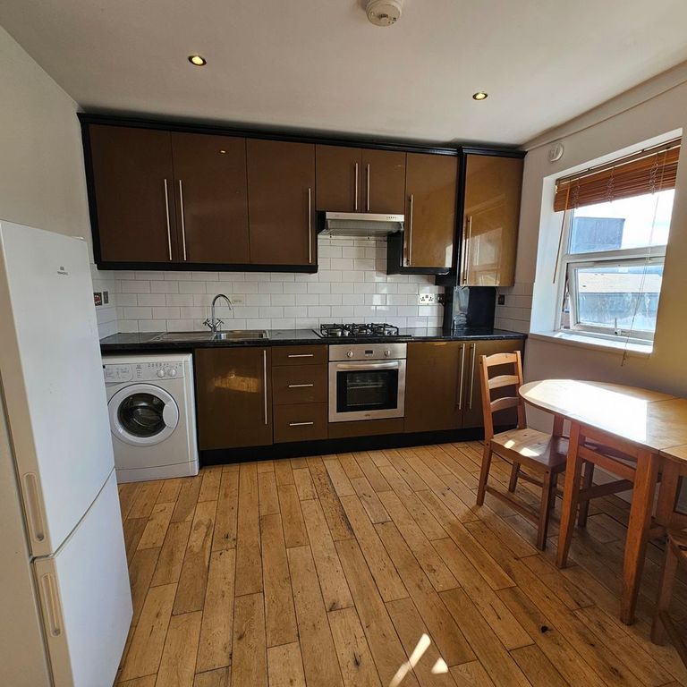 Property photo 1 of 6 Kitchen Area